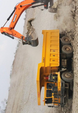 Внедорожный самосвал TLD93B