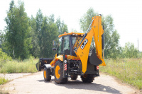 Экскаватор-погрузчик ELAZ-BL 880 с повышенной грузоподъемностью